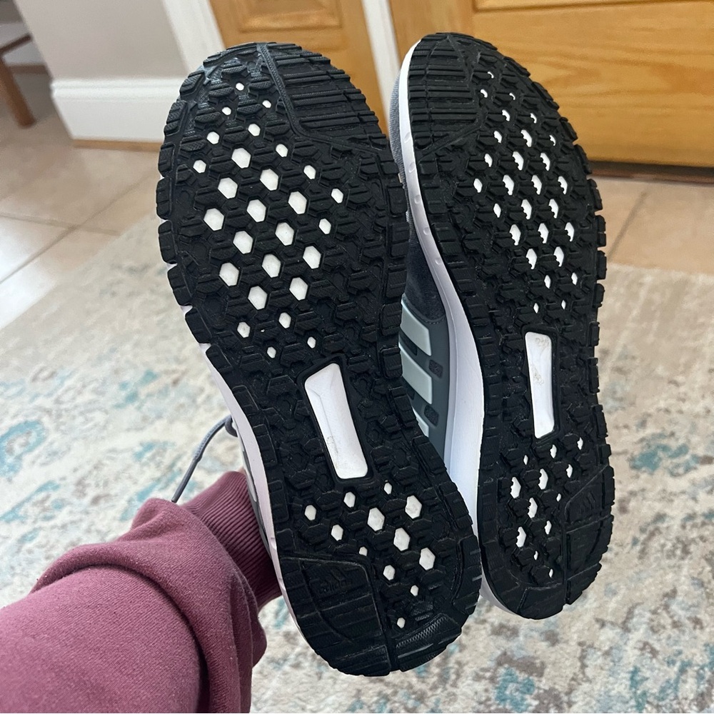 Woman’s Adidas energy cloud running sneakers size 9 - Picture 6 of 8